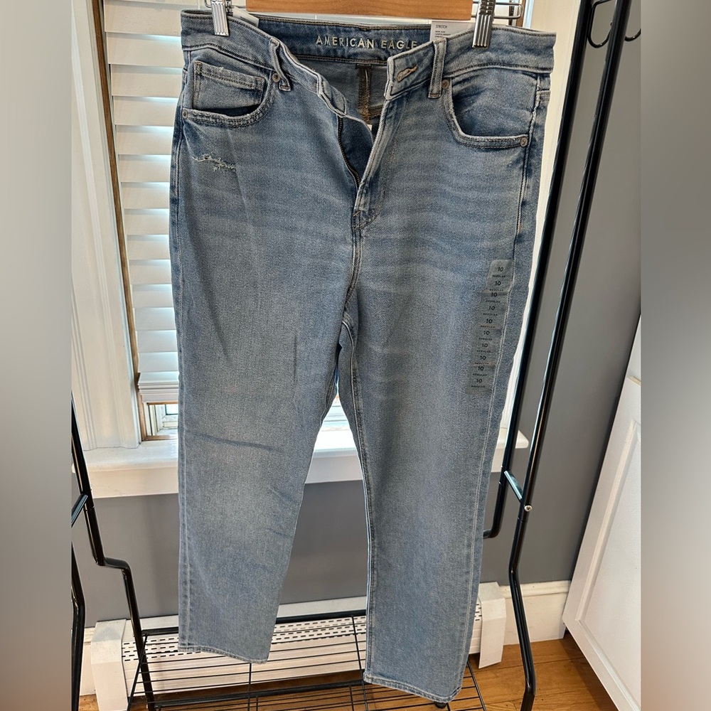 Brand-new AE mom jeans